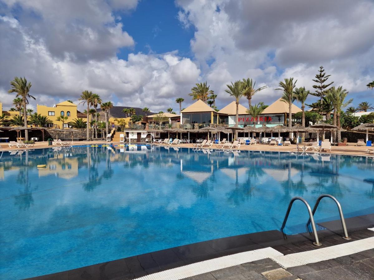 コラレホCasa Mari Y Jose Con Grandes Piscinas Y Wifi Gratisアパートメント エクステリア 写真