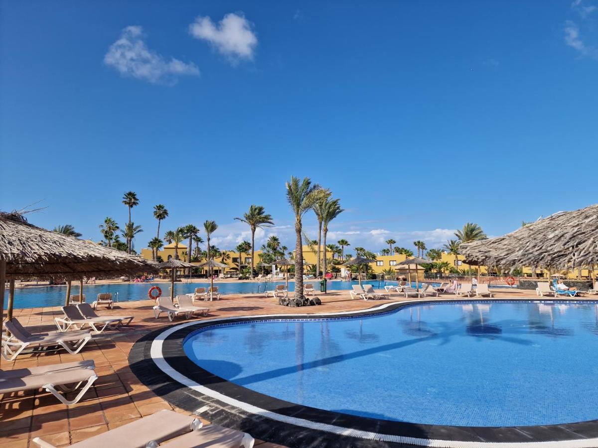 コラレホCasa Mari Y Jose Con Grandes Piscinas Y Wifi Gratisアパートメント エクステリア 写真