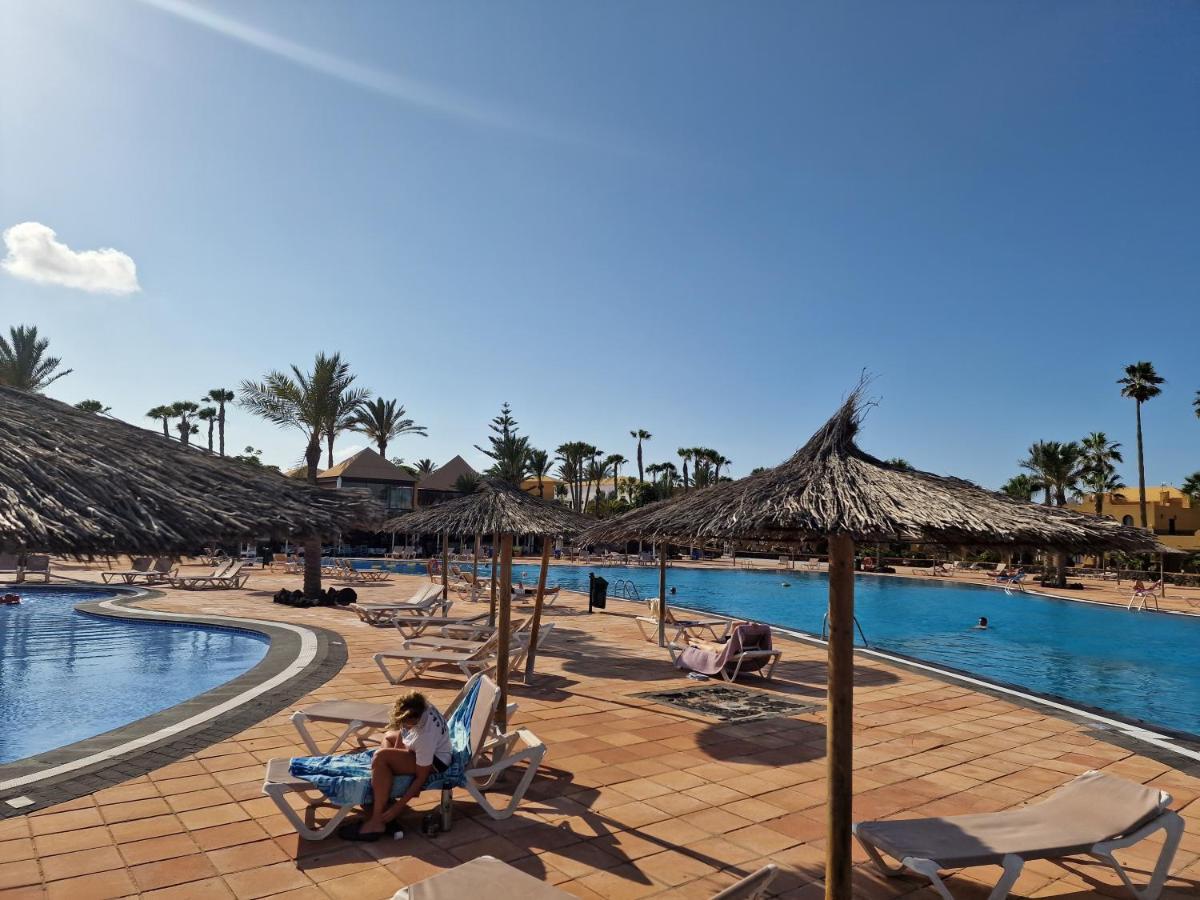 コラレホCasa Mari Y Jose Con Grandes Piscinas Y Wifi Gratisアパートメント エクステリア 写真